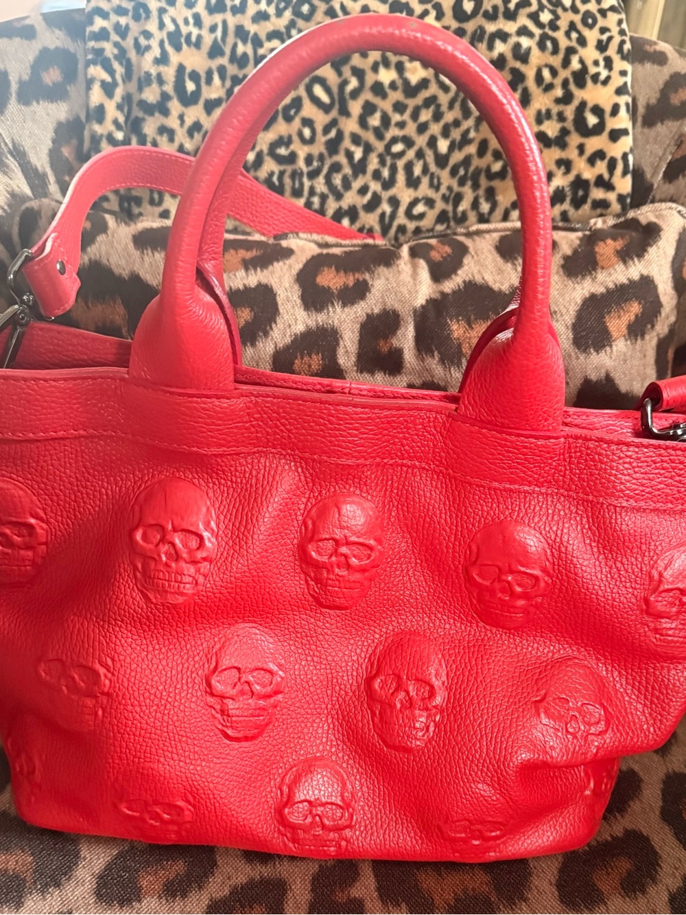 IO Pelle Italia Red Skull-Embossed Pebbled Leather Tote Bag Made in Italy